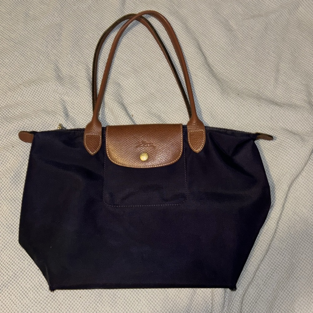 Longchamp Le Pliage Medium in Bilberry-deep purple USED